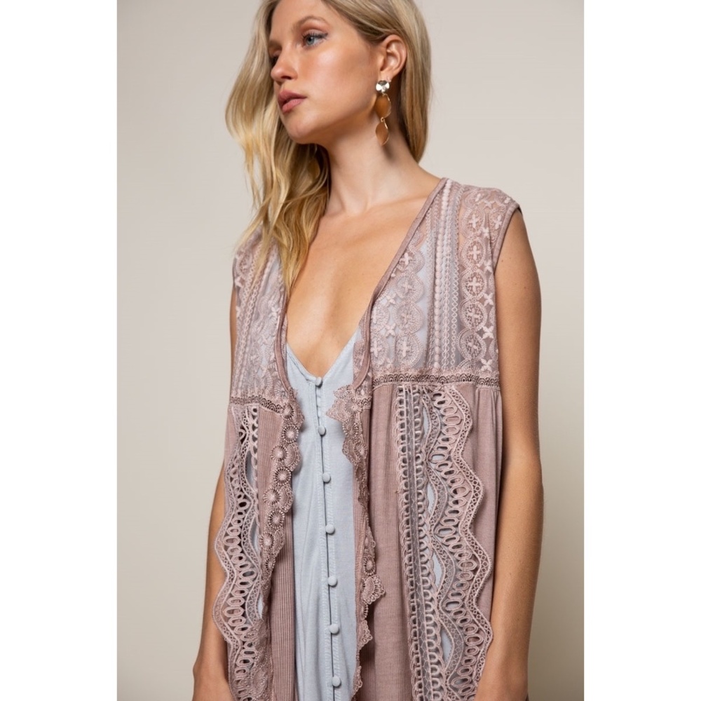 POL Washed Chocolate Brown Rayon & Lace Sleeveless Cardigan Vest - Picture 2 of 7